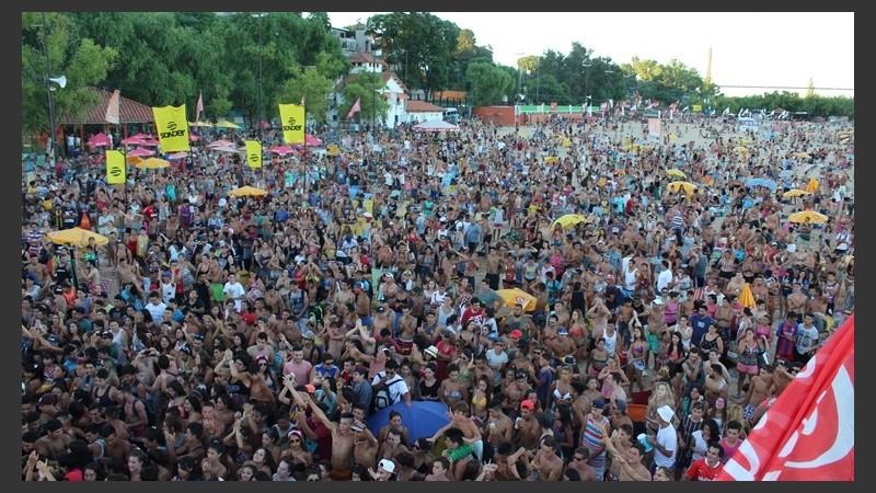 Casi catorce mil personas coparon el balneario La Florida.