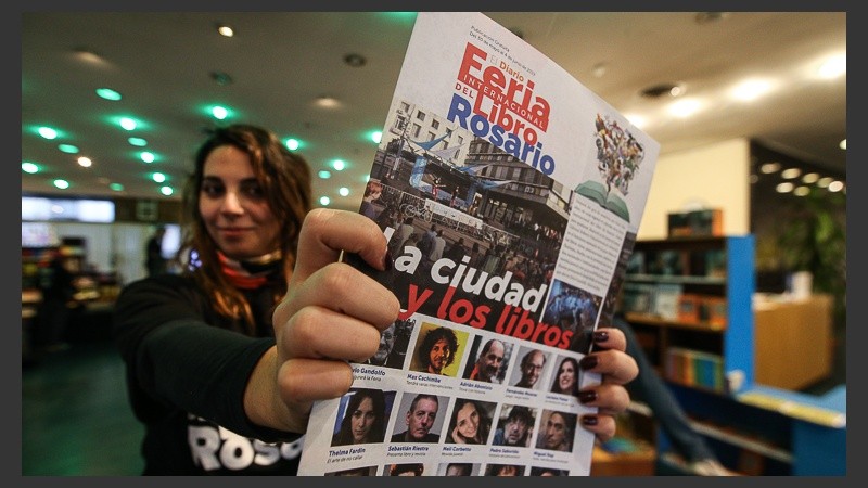 Arrancó este jueves la Feria del Libro Rosario en el Centro Cultural Roberto Fontanarrosa. 