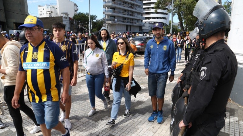 Rosario vive una fiesta por su clásico encuentro.