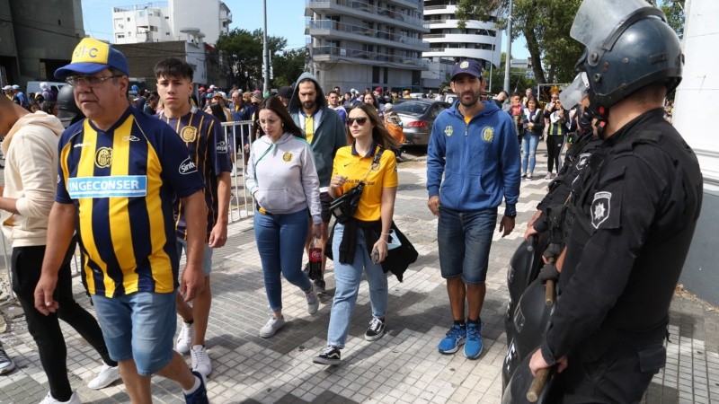 Los hinchas llegaron al Gigante desde la mañana de este domingo.