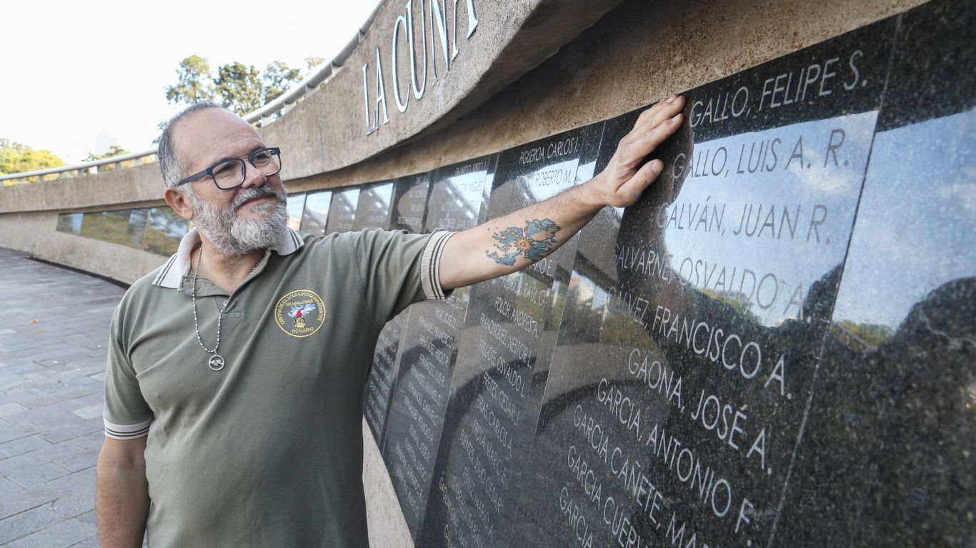 El rescate de los náufragos del General Belgrano y la tumba del soldado olvidado en Rosario