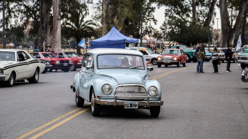 De todo tipo y color: la muestra de autos en el Parque Independencia.