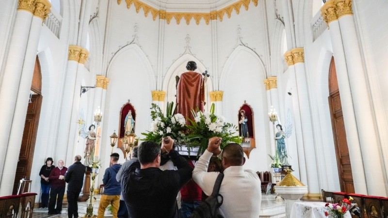 En la parroquia de Buenos Aires y Riobamba se realiza misa y procesión.