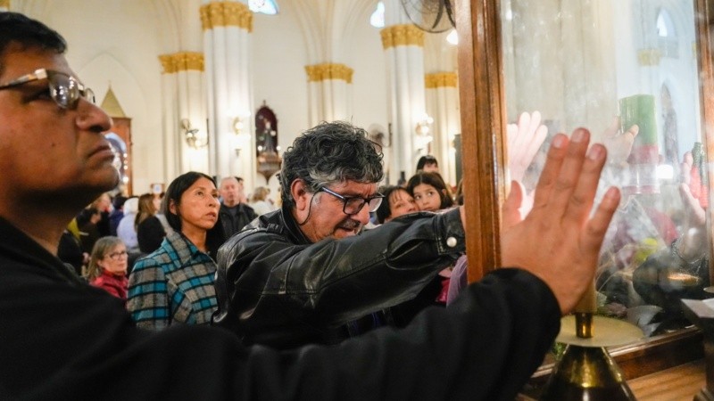 En la parroquia de Buenos Aires y Riobamba se realiza misa y procesión.