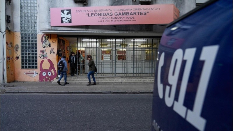 La escuela Leónidas Gambartes de Paraguay al 1200 fue una de las que recibió amenazas en mayo pasado.