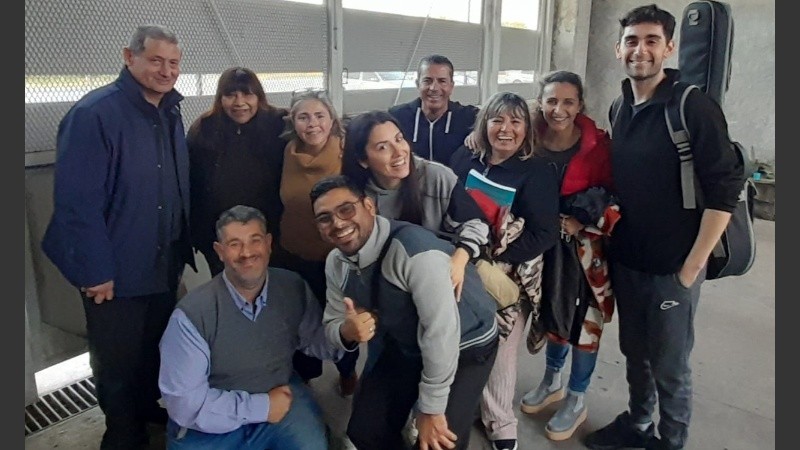 Leda junto a integrantes del grupo Soplo de Dios y de la Pastoral Penitenciaria.