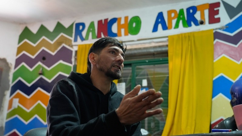 Coco pensó un proyecto que rompe con la capacitación en la sede y lleva los pibes a la casa del vecino.