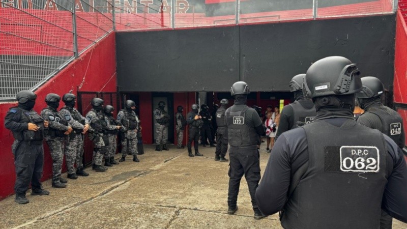 Agentes policiales y del Servicio Penitenciario hicieron una ispección conjunta en el Coloso.