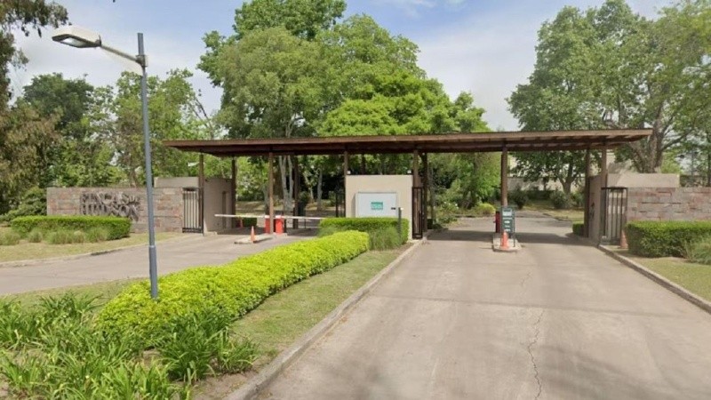 El ingreso al barrio cerrado Fincas de Hudson en Berazategui, provincia de Buenos Aires.